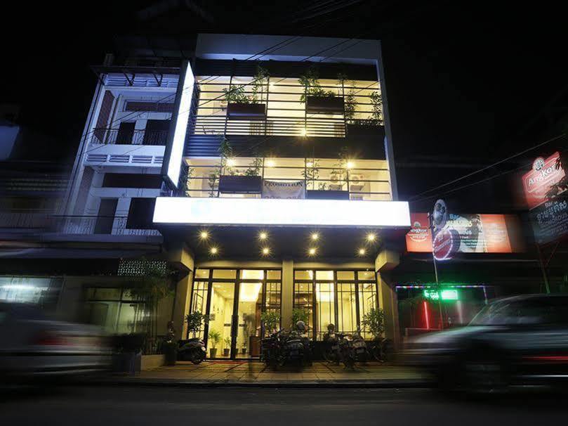 Secrets Hotel Cambodia Phnom Penh Exterior photo